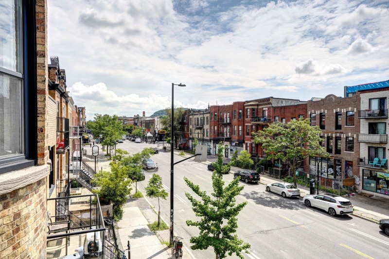 Vue sur l’avenue du Parc et les immeubles du Mile-End